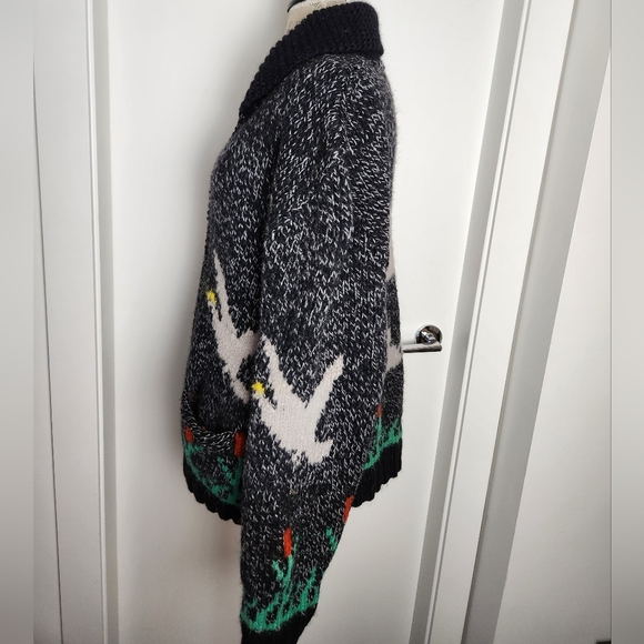 Bird Tulip Zipup Cowichan Cardigan - Picture 2 of 11